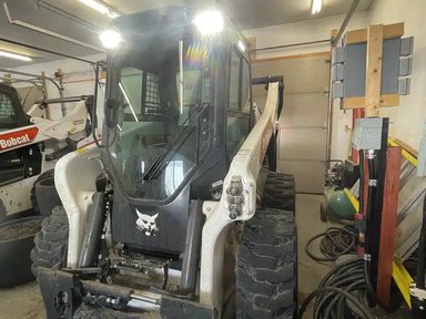 2025 Bobcat S76 chargeuse à direction à glissement — photo 2