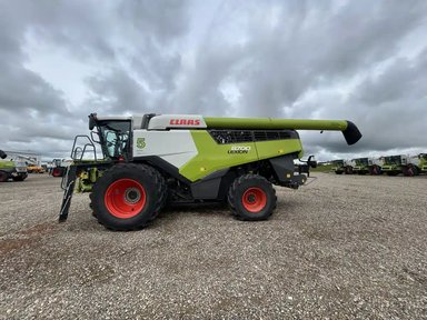 2020 CLAAS LEXION 8700 Batteuse — photo 2