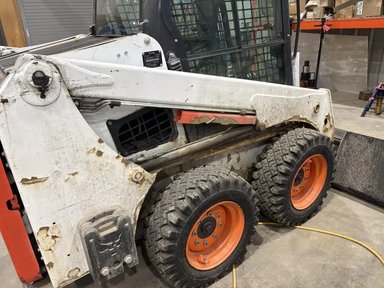 2017 Bobcat S450 chargeuse à direction à glissement — photo 2