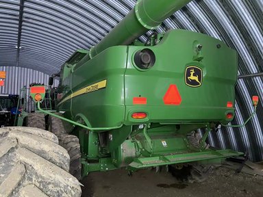2022 John Deere S780 Batteuse — photo 2