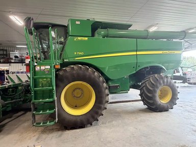 2021 John Deere S790 Batteuse — photo 2