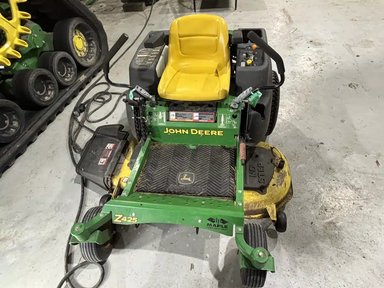 2010 John Deere Z425 Tondeuse à rayon de braquage zéro — photo 2