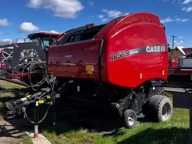 2014 Case IH RB565 Presse à Balle Ronde — photo 2