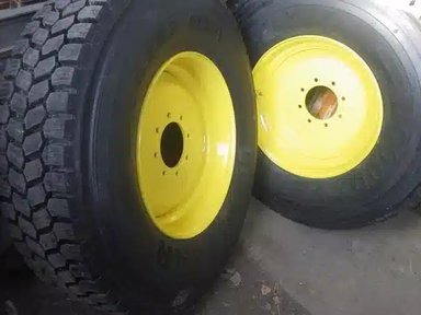 365-70R20 Pneus et roues — photo 2