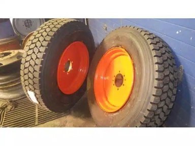 44-18.00-20 Pneus et roues — photo 2