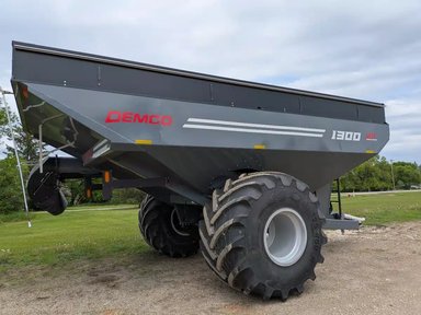 2026 Demco 1300 Chariot à Grain — photo 2