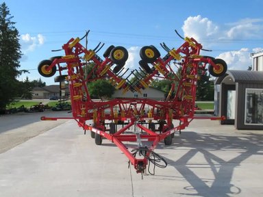 2013 Bourgault 9400 60FT Chisel Plow — photo 2