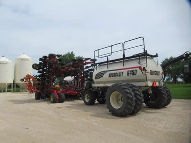 2014 Bourgault 3710 60 ft Disc Drill / 2016 6450 Air Cart Semoir — photo 2