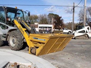HLA Attachments SS72 SIDE DISCHARGE Godet (bucket) — photo 2