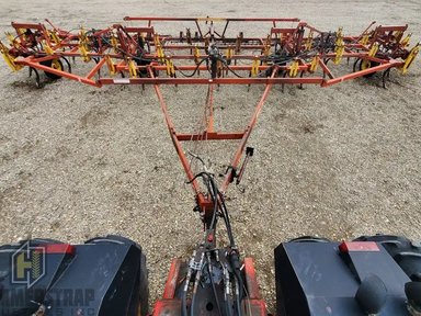1993 Bourgault 6200 Cultivateur — photo 2