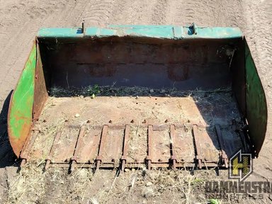60 inch Tractor Loader Manure Bucket Attachment Godet (bucket) — photo 2