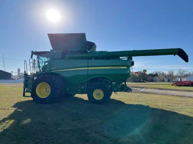 2022 John Deere S770 Batteuse — photo 2