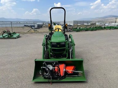 2023 John Deere 1025R Tracteur — photo 2