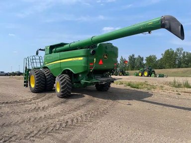 2022 John Deere S780 Batteuse — photo 2