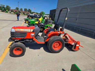 1998 Kubota B7300 Tracteur — photo 2