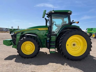 2025 John Deere 8R 250 Tracteur — photo 2