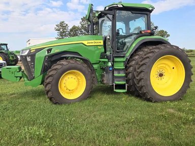 2025 John Deere 8R 250 Tracteur — photo 2