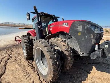 2025 Case IH MAGNUM 295 Tracteur — photo 2