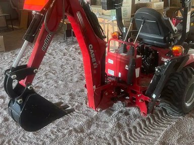 2024 Case IH BH80S Rétrocaveuse — photo 2