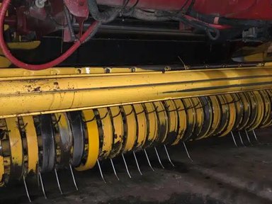 2015 New Holland ROLL-BELT 560 Presse à Balle Ronde — photo 2