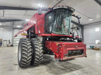 2024 Case IH 7250 Batteuse — photo 2
