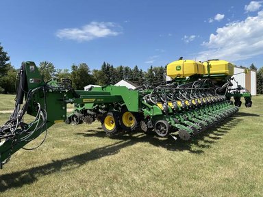 2022 John Deere DB66 Planteur — photo 2