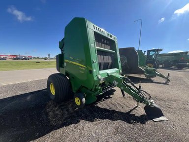 2023 John Deere 560M Presse à Balle Ronde — photo 2