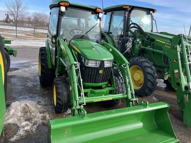 2026 John Deere 3046R Tracteur — photo 2