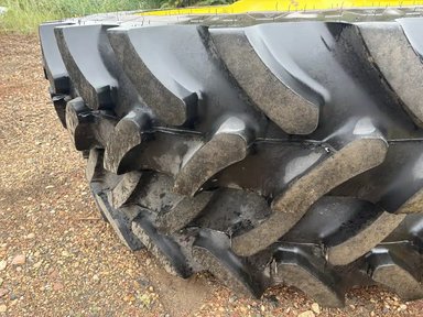 Firestone 380/90R46 & 22” spacers Pneus — photo 2