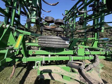 2026 John Deere 2430 Cultivateur Sous-soleur — photo 2