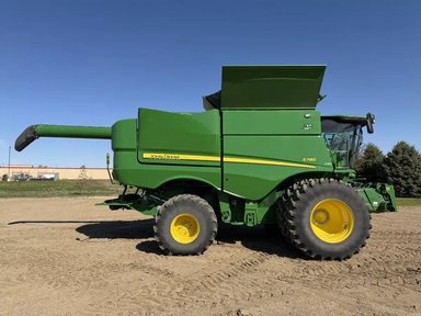 2022 John Deere S780 Batteuse — photo 2