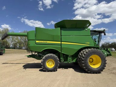 2022 John Deere S780 Batteuse — photo 2