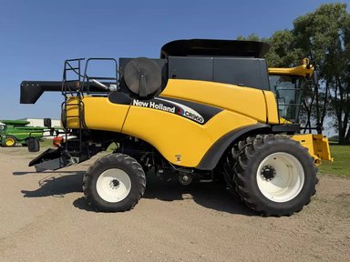 2003 New Holland CR960 Batteuse — photo 2