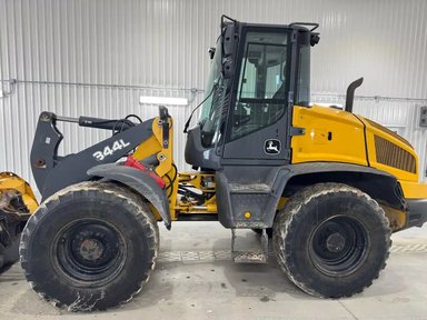 2018 John Deere 344L Chargeur sur roues — photo 2
