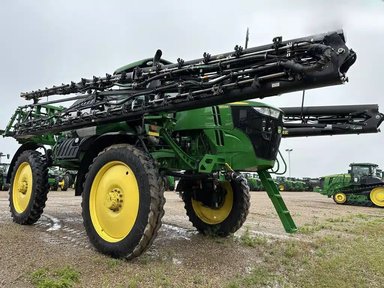 2020 John Deere R4044 Arroseur - Automoteur — photo 2