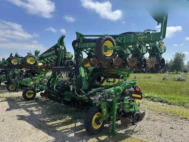 2025 John Deere DR24 Planteur — photo 2
