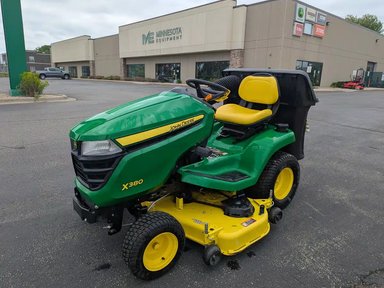 2015 John Deere X380 Tracteur à pelouse — photo 2