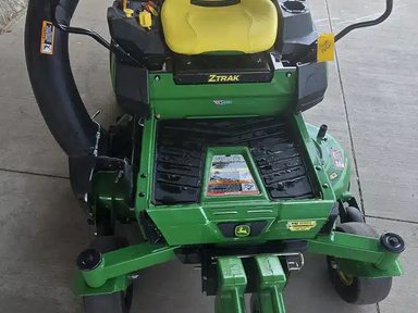 2024 John Deere Z320R Tondeuse à rayon de braquage zéro — photo 2