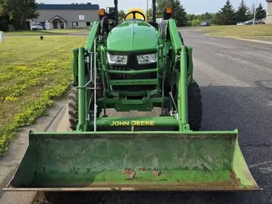 2019 John Deere 4066R Tracteur — photo 2