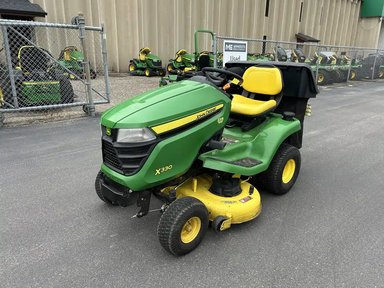 2020 John Deere X330 Tracteur à pelouse — photo 2