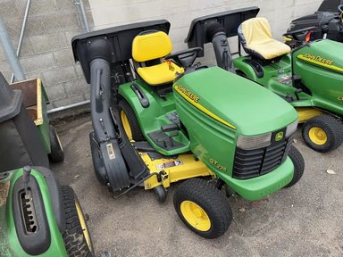2002 John Deere GT235 Tracteur à pelouse — photo 2