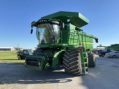 2021 John Deere S780 Batteuse — photo 2