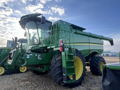 2021 John Deere S780 Batteuse — photo 2