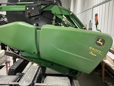 2013 John Deere 640FD Nez - Toile/Tapis — photo 2