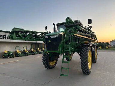 2024 John Deere 616R Arroseur - Automoteur — photo 2