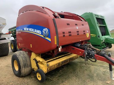 2014 New Holland ROLL-BELT 560 Presse à Balle Ronde — photo 2
