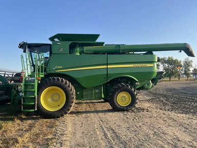 2022 John Deere S760 Batteuse — photo 2