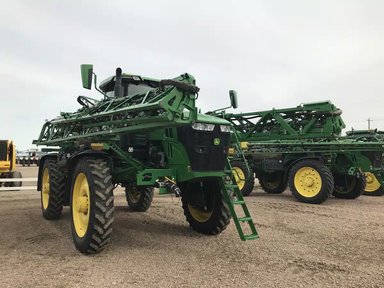 2023 John Deere 616R Arroseur - Automoteur — photo 2