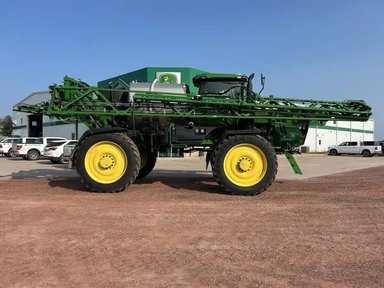 2025 John Deere 616R Arroseur - Automoteur — photo 2