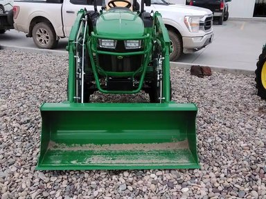 John Deere 2032R Tracteur — photo 2